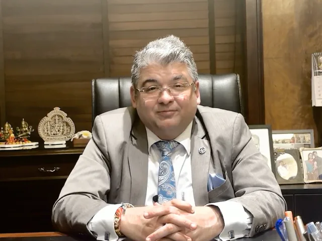 Kartik Radia, CLA Indus