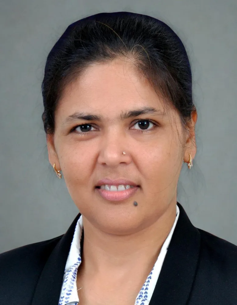 Huda Zahira, Mahindra & Mahindra